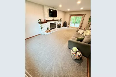 2556 N Green Bay Rd, Racine, WI 53405 - Photo 8