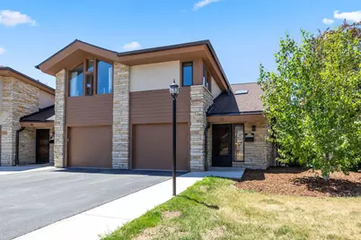 N89W16337  Main St #D12, Menomonee Falls, WI 53051 - Photo 1