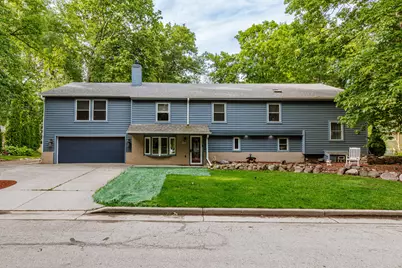 727 E Madison St, Oconomowoc, WI 53066 - Photo 2