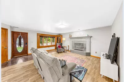 727 E Madison St, Oconomowoc, WI 53066 - Photo 4