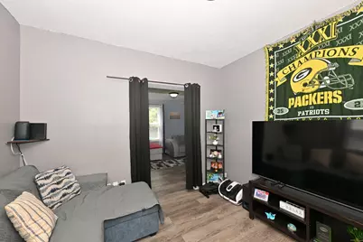 1557 S 71st St, West Allis, WI 53214 - Photo 6