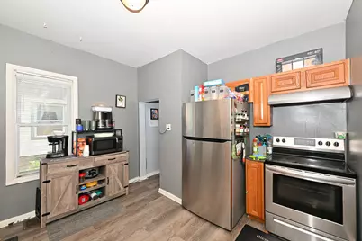 1557 S 71st St, West Allis, WI 53214 - Photo 12