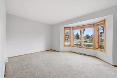 W178N9743  Riversbend Cir, Germantown, WI 53022 - Photo 18