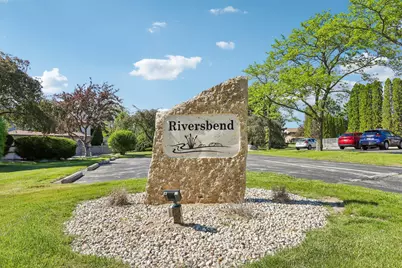 W178N9743  Riversbend Cir, Germantown, WI 53022 - Photo 1