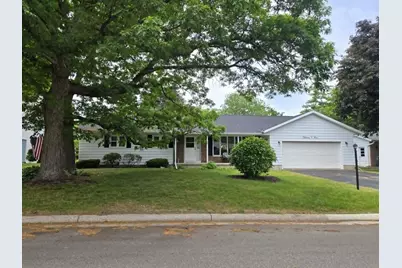 1309  Hickory Dr, Jefferson, WI 53549 - Photo 2