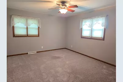 1309  Hickory Dr, Jefferson, WI 53549 - Photo 22