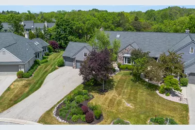2618 W Lake Park Ct, Mequon, WI 53092 - Photo 56