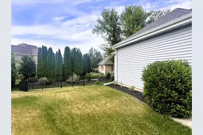 273  Silver Lake Trl, Oconomowoc, WI 53066 - Photo 2