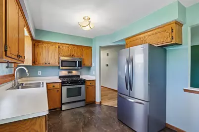 3557 S 33rd St #3559, Greenfield, WI 53221 - Photo 10