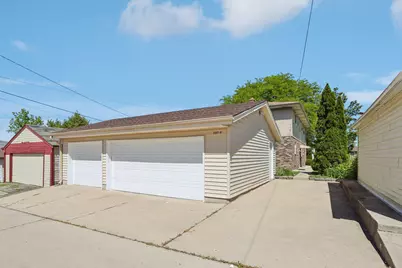 3557 S 33rd St #3559, Greenfield, WI 53221 - Photo 24