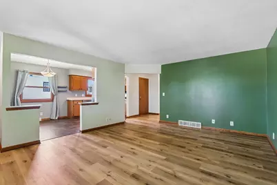 3557 S 33rd St #3559, Greenfield, WI 53221 - Photo 6