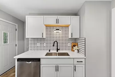 5275 N 57th St, Milwaukee, WI 53218 - Photo 8