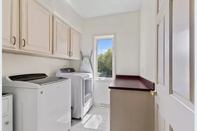 N28W30244  Red Hawk Ct, Delafield, WI 53072 - Photo 58
