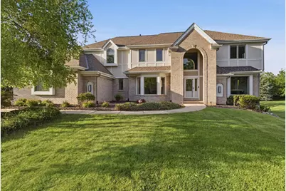 N28W30244  Red Hawk Ct, Pewaukee, WI 53072 - Photo 2