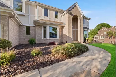 N28W30244  Red Hawk Ct, Delafield, WI 53072 - Photo 70