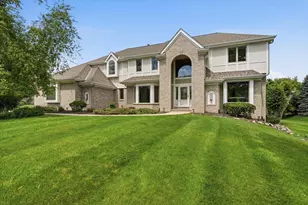 N28W30244 Red Hawk Ct, Delafield, WI 53072 - Photo 1
