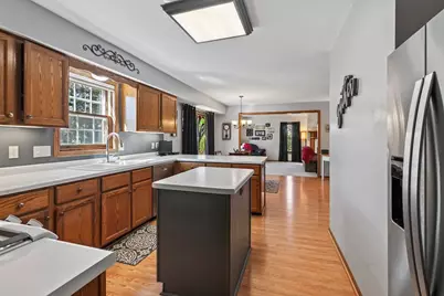 20740  Brook Park Dr, Brookfield, WI 53045 - Photo 16