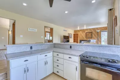6939  Horizon Dr, Greendale, WI 53129 - Photo 10