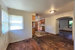 9251 W Swan Cir, Milwaukee, WI 53225 - Photo 10