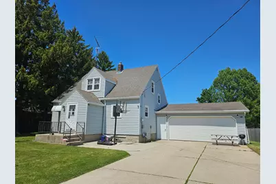 4428  Menasha Ave, Manitowoc, WI 54220 - Photo 2