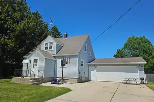 4428 Menasha Ave, Manitowoc, WI 54220 - Photo 2