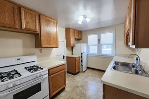 1235 Monroe Ave, Racine, WI 53405 - Photo 4