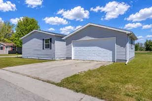 5019 Flagstone Rd, Sheboygan, WI 53083 - Photo 2