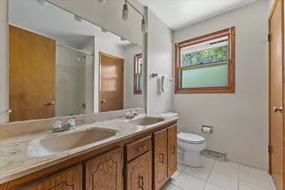 6436  Riverdale Ln, Greendale, WI 53129 - Photo 18