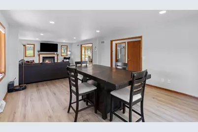 6459 N 107th St, Milwaukee, WI 53224 - Photo 8