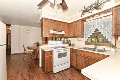 15070 W Mark Dr, New Berlin, WI 53151 - Photo 12