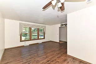15070 W Mark Dr, New Berlin, WI 53151 - Photo 8