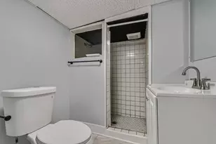 2132 S 23rd St, Milwaukee, WI 53215 - Photo 20