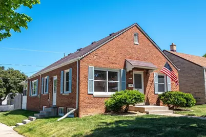 2802 S 47th St, Milwaukee, WI 53219 - Photo 2