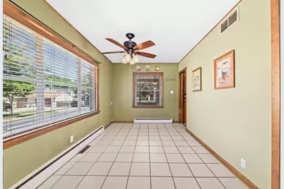 2802 S 47th St, Milwaukee, WI 53219 - Photo 12