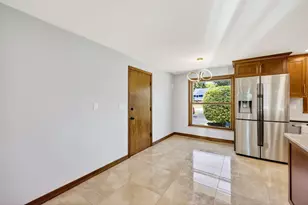 18345 Harvest Ln, Brookfield, WI 53045 - Photo 8