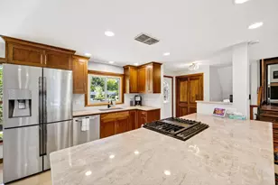 18345 Harvest Ln, Brookfield, WI 53045 - Photo 10