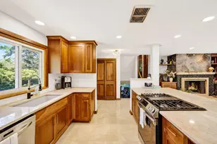 18345 Harvest Ln, Brookfield, WI 53045 - Photo 12