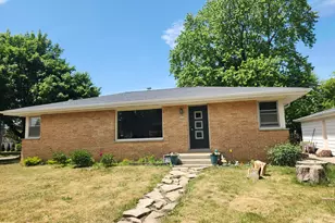 6205 N Garden Grove Ln, Glendale, WI 53209 - Photo 16