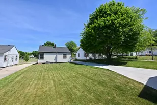 3553 S 1st Pl, Milwaukee, WI 53207 - Photo 24