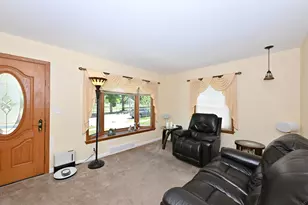 3553 S 1st Pl, Milwaukee, WI 53207 - Photo 4
