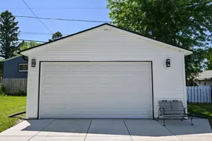 3553 S 1st Pl, Milwaukee, WI 53207 - Photo 22