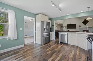 N7101 Lakeshore Ave, Sugar Creek, WI 53121 - Photo 10