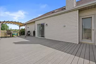 N7101 Lakeshore Ave, Sugar Creek, WI 53121 - Photo 32