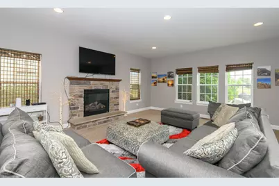 N116W17834  Blackstone Cir, Germantown, WI 53022 - Photo 12