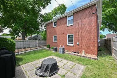8730 W Hadley St, Milwaukee, WI 53222 - Photo 40