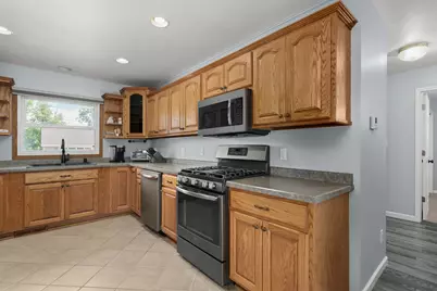 718 N Water St, Watertown, WI 53098 - Photo 16