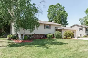 718 N Water St, Watertown, WI 53098 - Photo 8