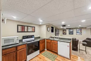 1310 Sunnycrest Dr, Brookfield, WI 53186 - Photo 26