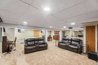 1310  Sunnycrest Dr, Brookfield, WI 53186 - Photo 28
