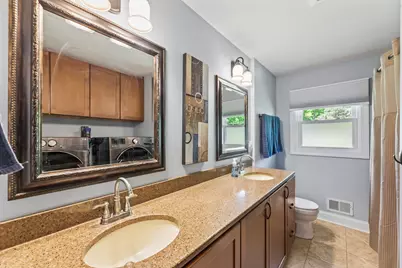 1310  Sunnycrest Dr, Brookfield, WI 53186 - Photo 14
